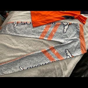 Denver Broncos leggings and women’s shirt